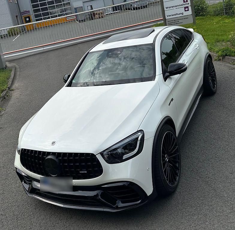 Weiß Gebraucht 2021 Mercedes GLC63 AMG AMG Coupé | 67.500 € (Fairer Preis) - Bild 1/4
