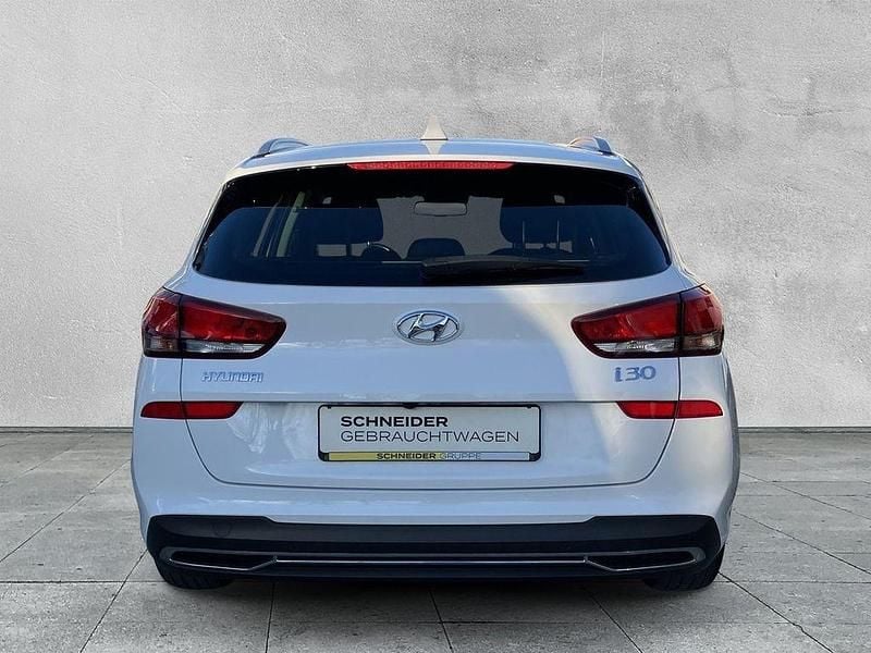 Gebraucht Hyundai i30 Trend 120 PS (88 kW) 2023 Weiß Kombi