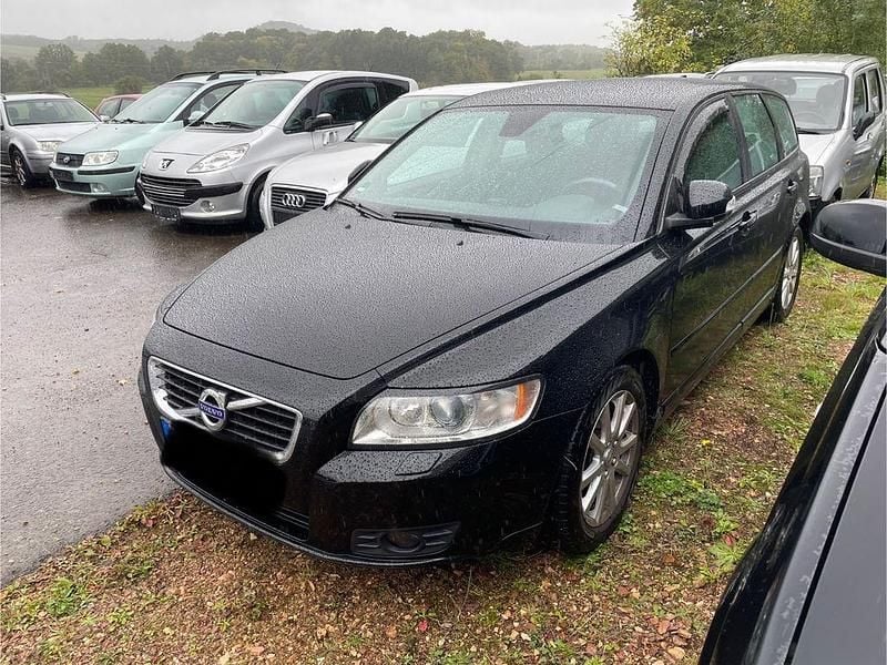 Schwarz Gebraucht 2010 Volvo V50 Business Edition Kombi | 2.950 € (Superpreis) - Bild 1/4