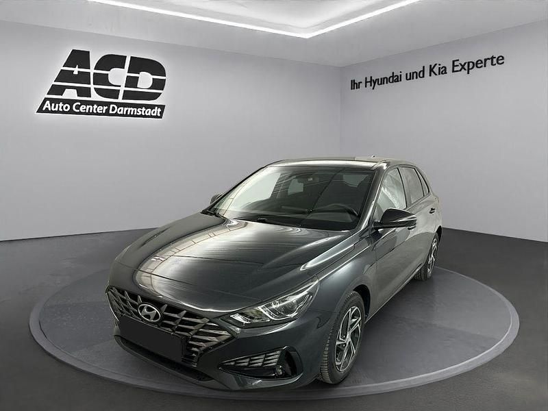 Grau Gebraucht 2022 Hyundai i30 Edition 30 Limousine | 16.970 € (Fairer Preis) - Bild 1/4