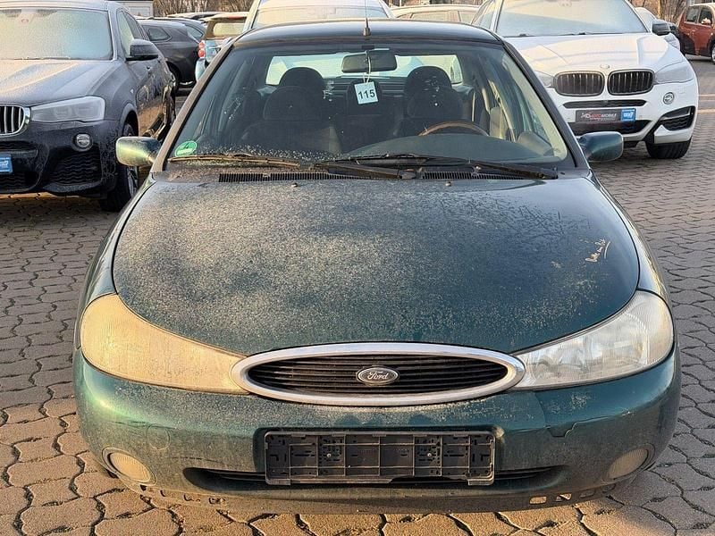 Gebraucht Ford Mondeo Ghia 116 PS (85 kW) 1997 Grün Limousine