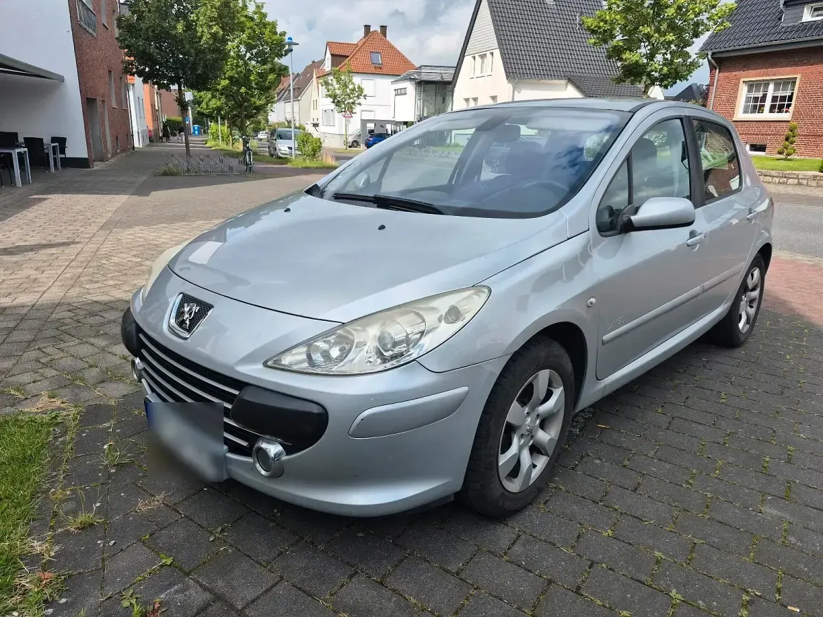 Gebraucht Peugeot 307 110 PS (80 kW) 2007 Silber Limousine