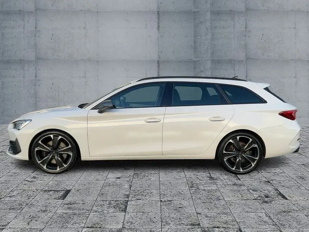 Używany Cupra Leon VZ 310 KM (228 kW) 2023 Biały Kombi