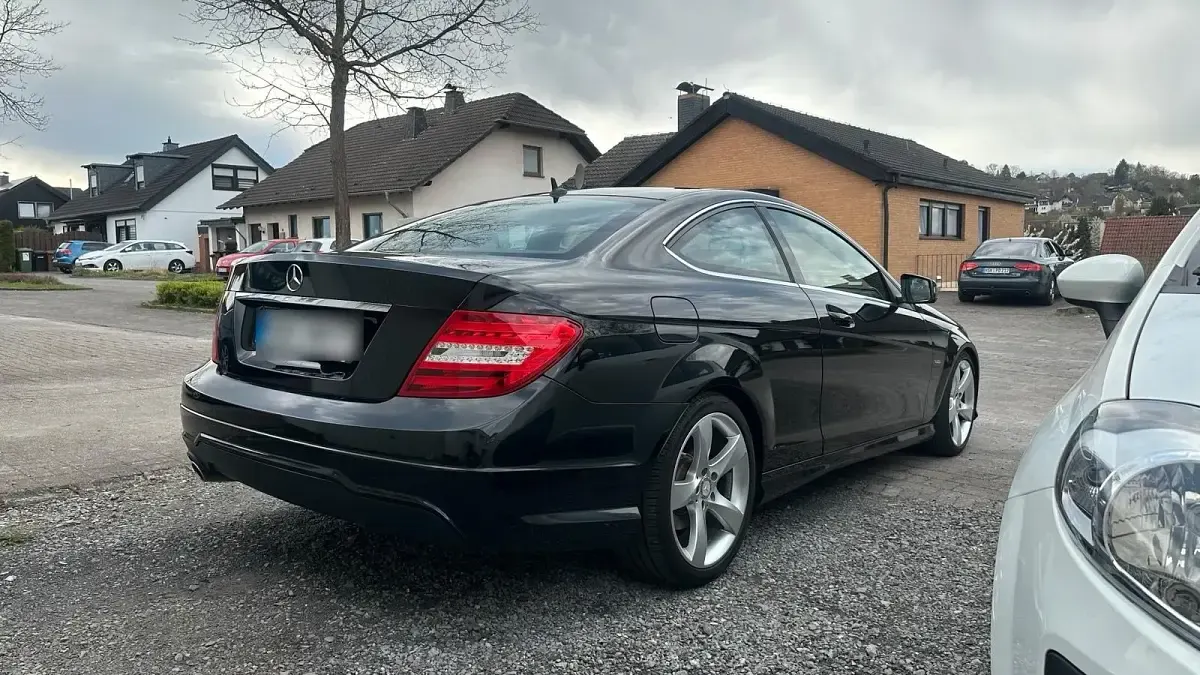 Gebraucht Mercedes C220 170 PS (125 kW) 2015 Schwarz Coupé