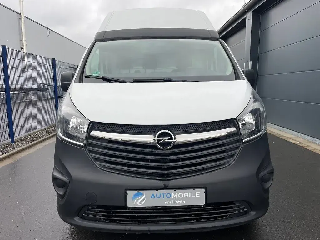 Gebraucht Opel Vivaro 125 PS (91 kW) 2018 Weiß Van / Kleinbus
