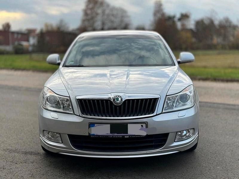 Gebraucht Skoda Octavia 2012 Silber Limousine