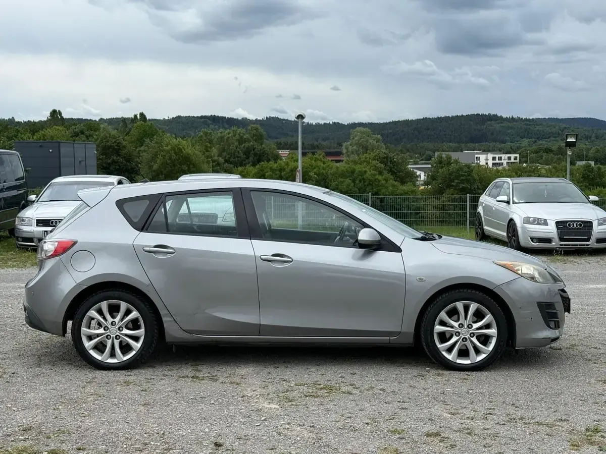 Gebraucht Mazda 3 High 109 PS (80 kW) 2009 Silber Kleinwagen