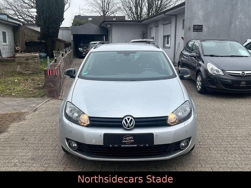 Gebraucht VW Golf VI Match 105 PS (77 kW) 2012 Silber Kleinwagen