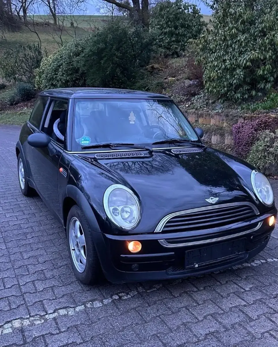 Gebraucht Mini Cooper 90 PS (66 kW) 2001 Schwarz Kleinwagen