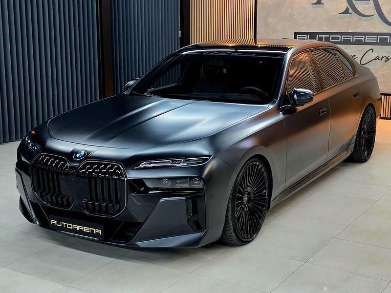 Gebraucht BMW 740 Executive 299 PS (219 kW) 2024 Grau Limousine