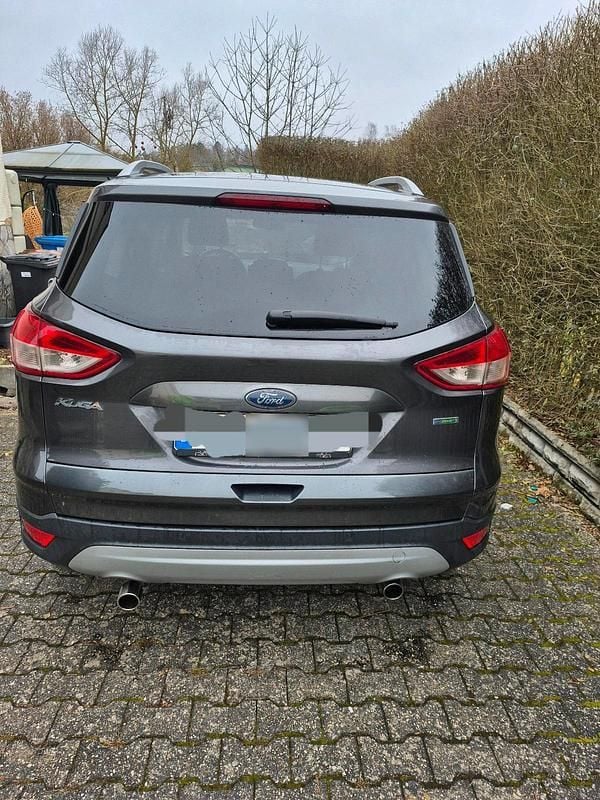 Gebraucht Ford Kuga Titanium 150 PS (110 kW) 2015 Grau SUV