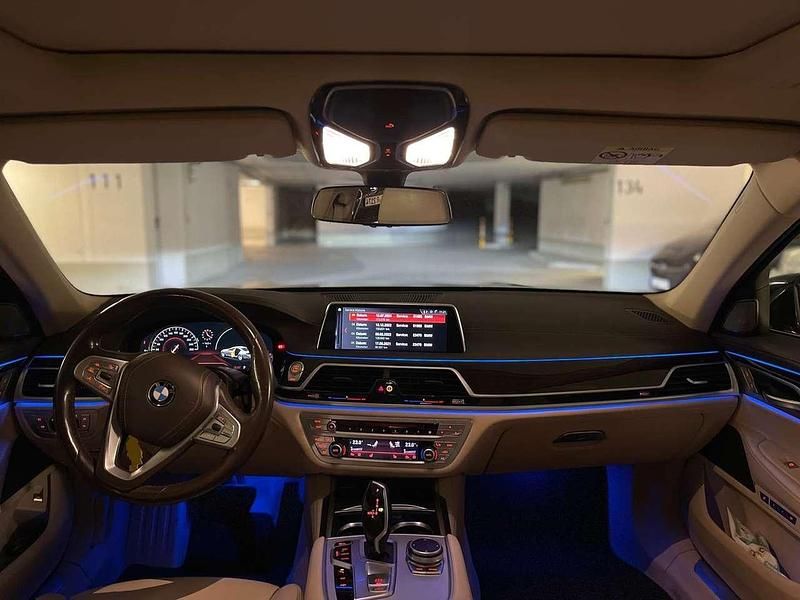 Gebraucht BMW 730L 265 PS (194 kW) 2017 Limousine