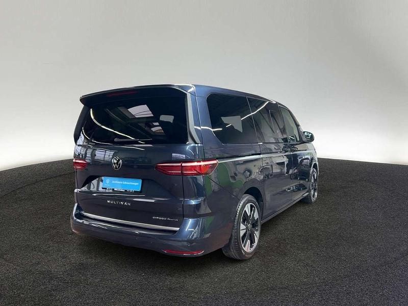 Gebraucht VW Multivan Style 245 PS (180 kW) 2025 Starlight blue metallic Van