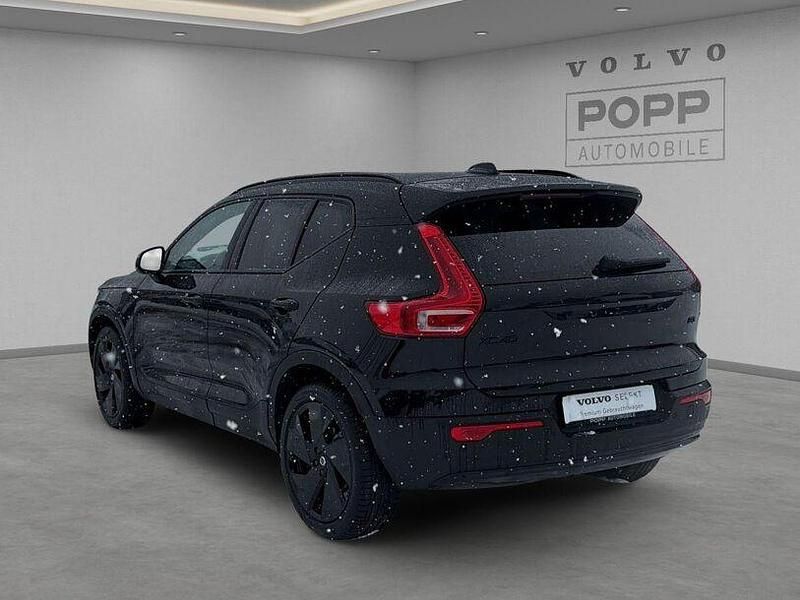 Gebraucht Volvo XC40 Plus 163 PS (119 kW) 2025 Onyx black / metallic SUV