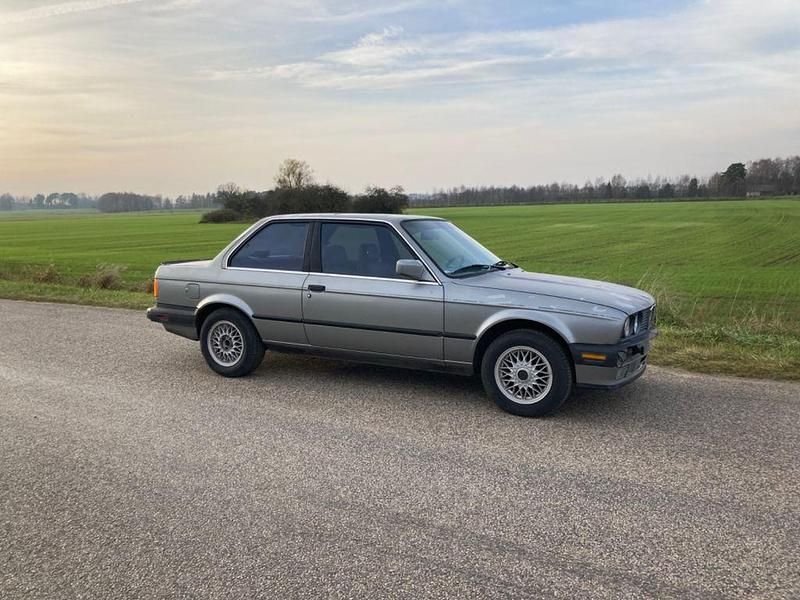 Gebraucht BMW 325 170 PS (125 kW) 1988 Grau