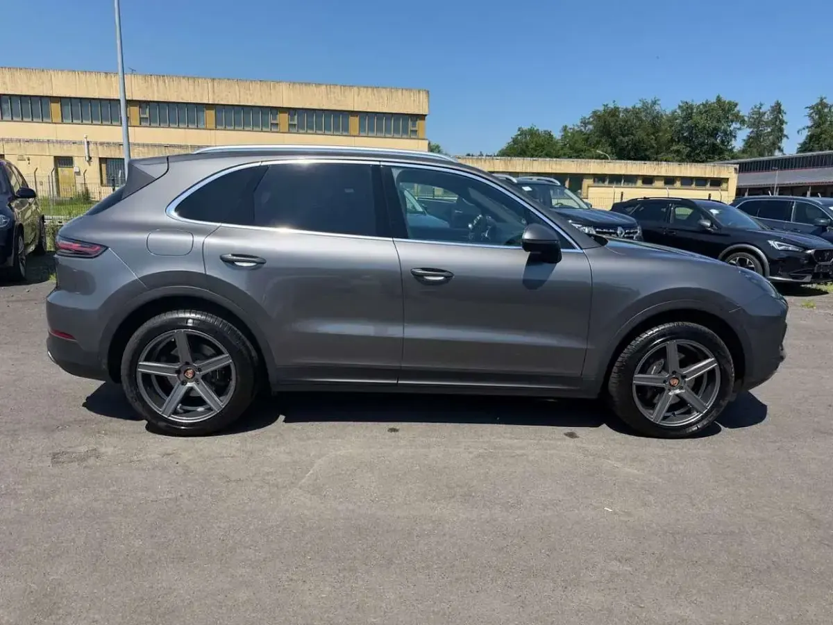 Gebraucht Porsche Cayenne 340 PS (250 kW) 2019 Grau SUV
