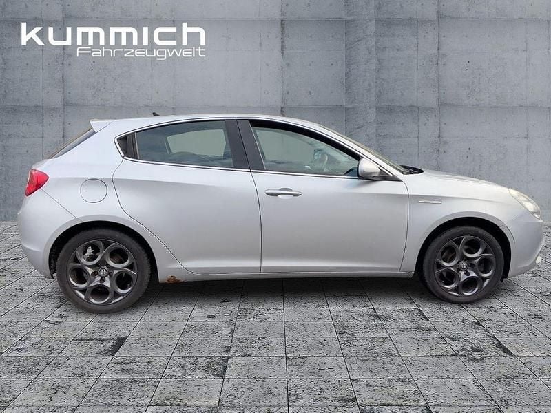 Gebraucht Alfa Romeo Giulietta Premium 170 PS (125 kW) 2010 Silber Kleinwagen