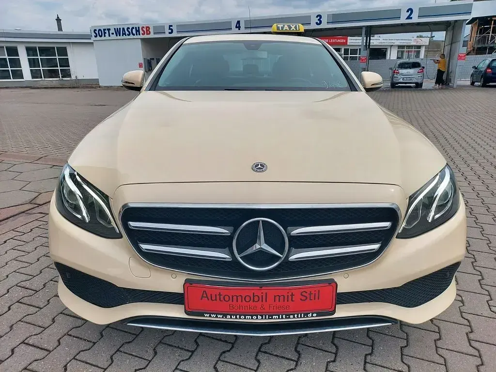 Gebraucht Mercedes E200 160 PS (117 kW) 2021 Beige Limousine