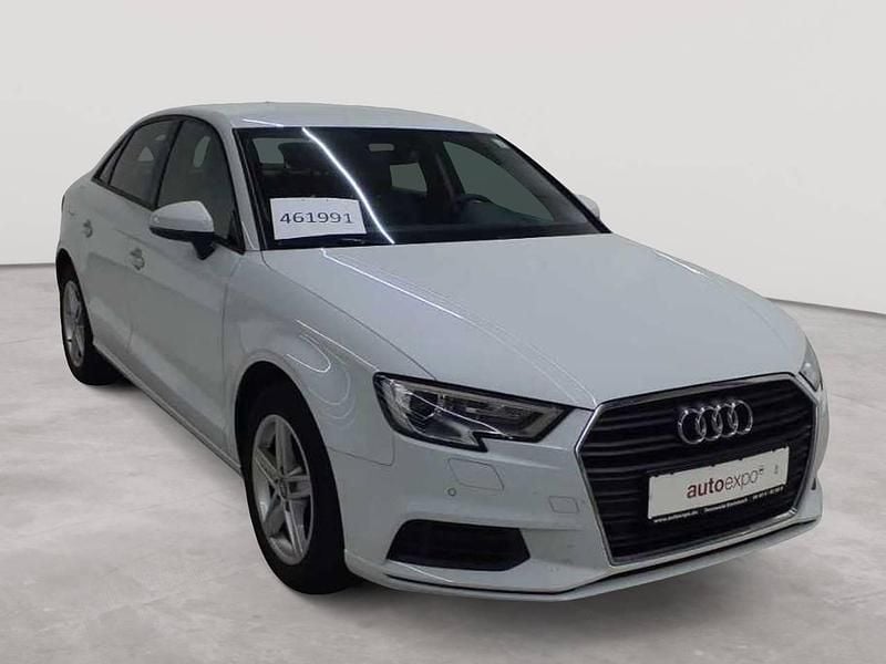 Gletscherweiss metallic Gebraucht 2019 Audi A3 Limousine | 15.390 € (Fairer Preis) - Bild 1/4