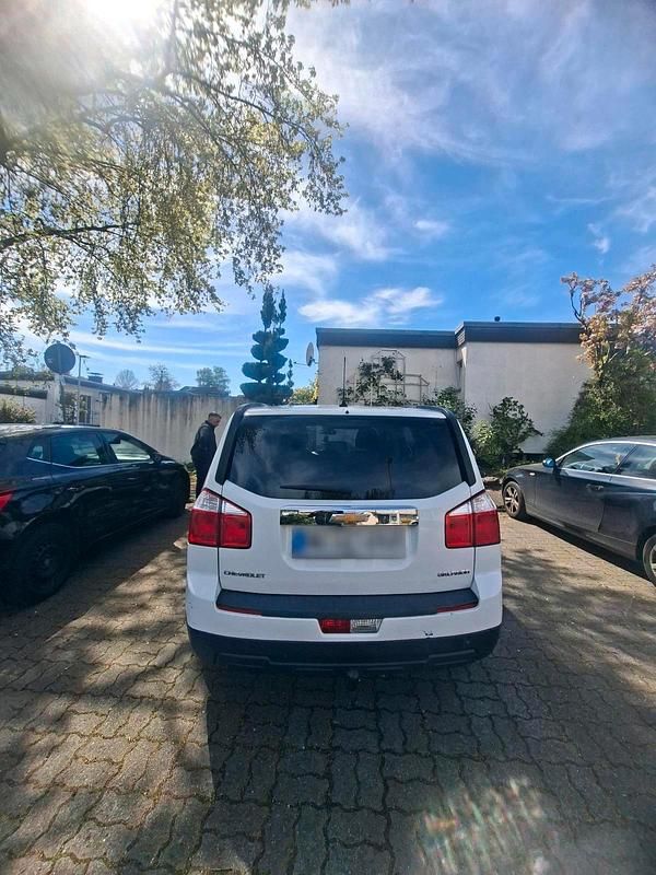 Gebraucht Chevrolet Orlando 141 PS (103 kW) 2012 Weiß Van / Kleinbus