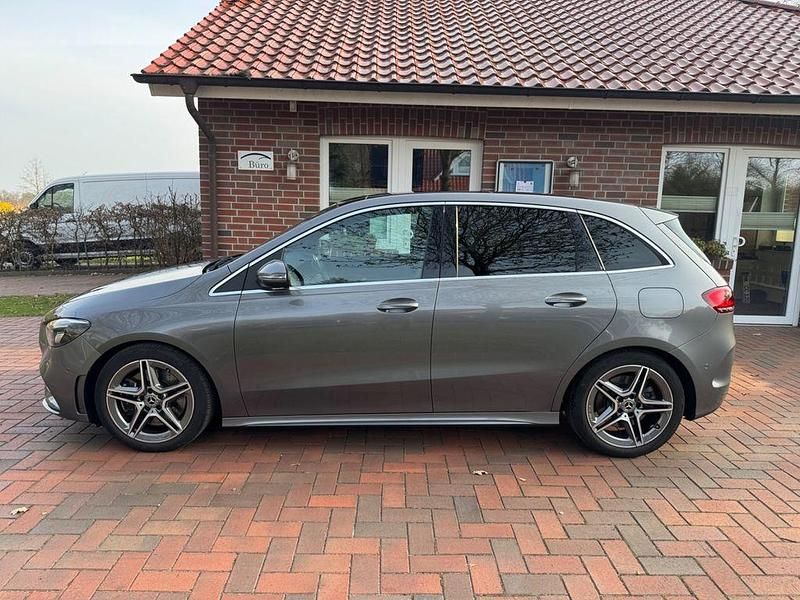Gebraucht Mercedes B250 AMG line 224 PS (164 kW) 2020 Grau Van / Kleinbus