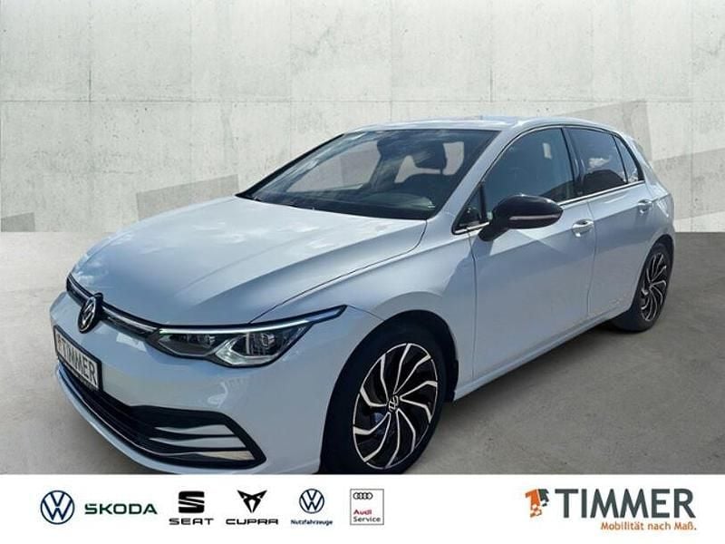 Weiß Gebraucht 2022 VW Golf VIII Active Limousine | 20.790 € (Guter Preis) - Bild 1/4