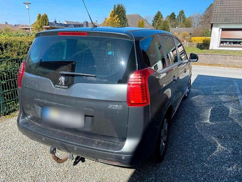 Gebraucht Peugeot 5008 114 PS (83 kW) 2014 Grau Van / Kleinbus