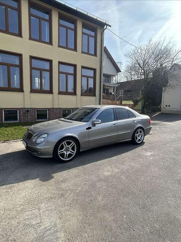 Gebraucht Mercedes E350 Avantgarde 272 PS (200 kW) 2005 Limousine