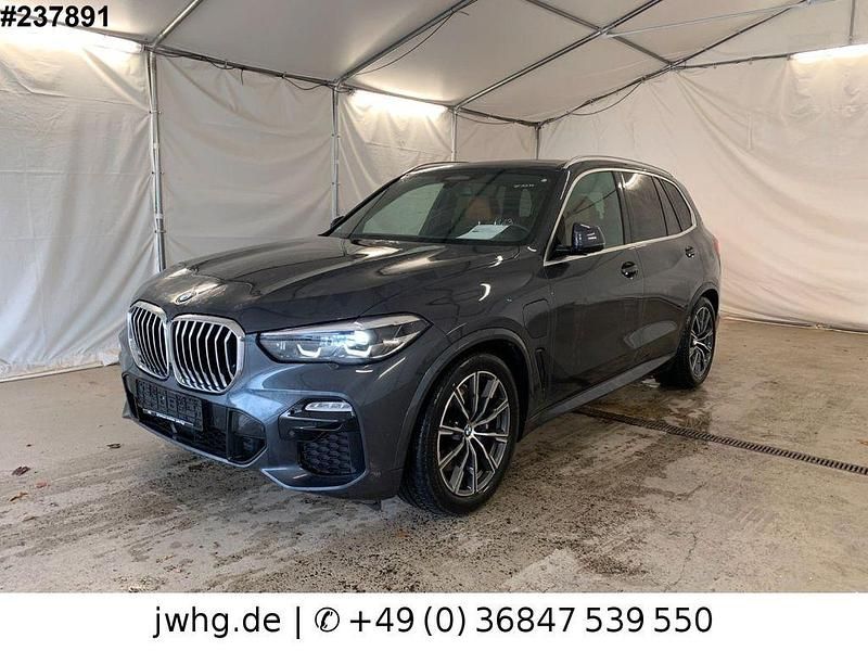 Arktikgrau (metallic) Gebraucht 2021 BMW X5 M Sport SUV | 45.480 € (Superpreis) - Bild 1/4
