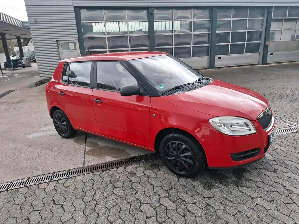 Gebraucht Skoda Fabia 60 PS (44 kW) 2009 Rot Kleinwagen