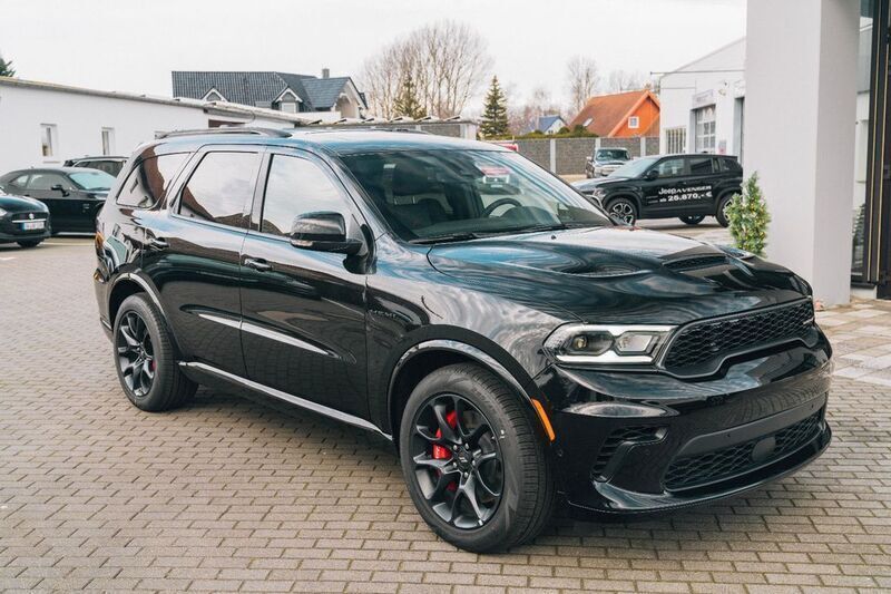 Schwarz Neu 2025 Dodge Durango SUV | 76.980 € (Etwas zu teuer) - Bild 1/4
