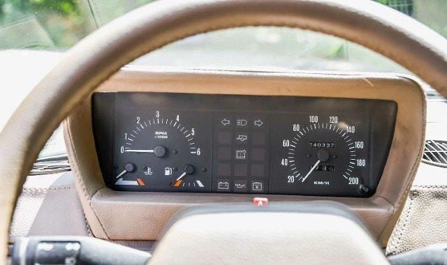 Gebraucht Land Rover Range Rover Classic 173 PS (127 kW) 1991 Silber SUV