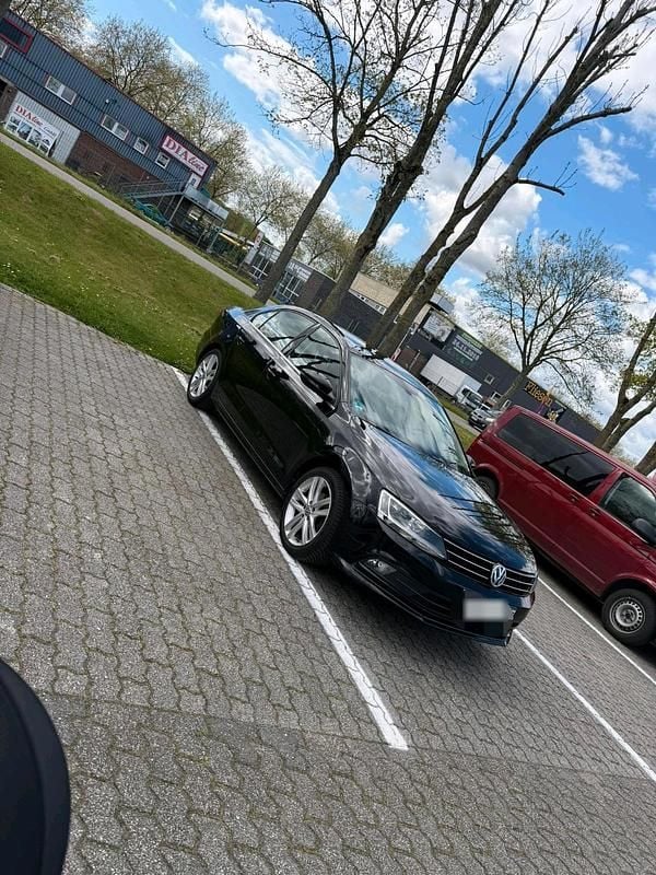 Second-hand VW Jetta 150 CP (110 kW) 2015 Negru Berlinǎ