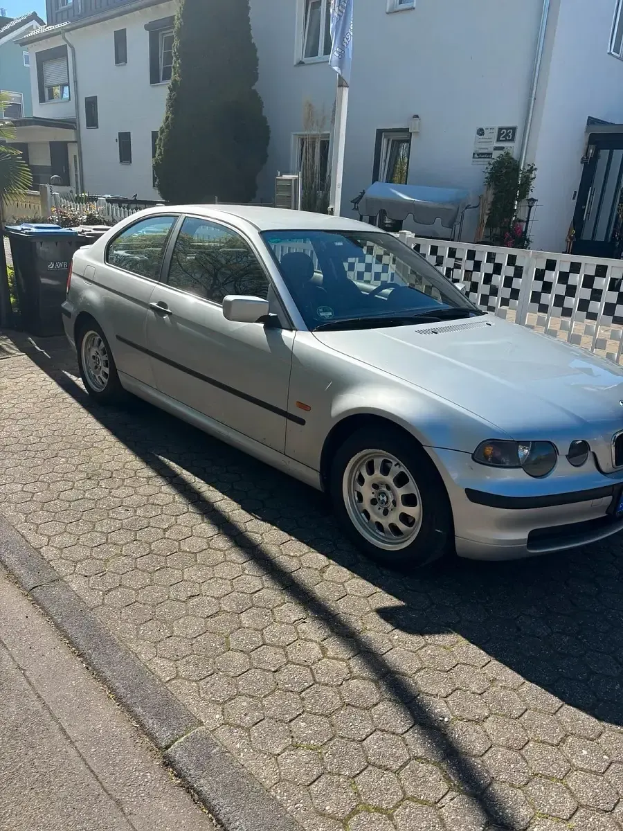 Gebraucht BMW 316 116 PS (85 kW) 2003 Silber Coupé