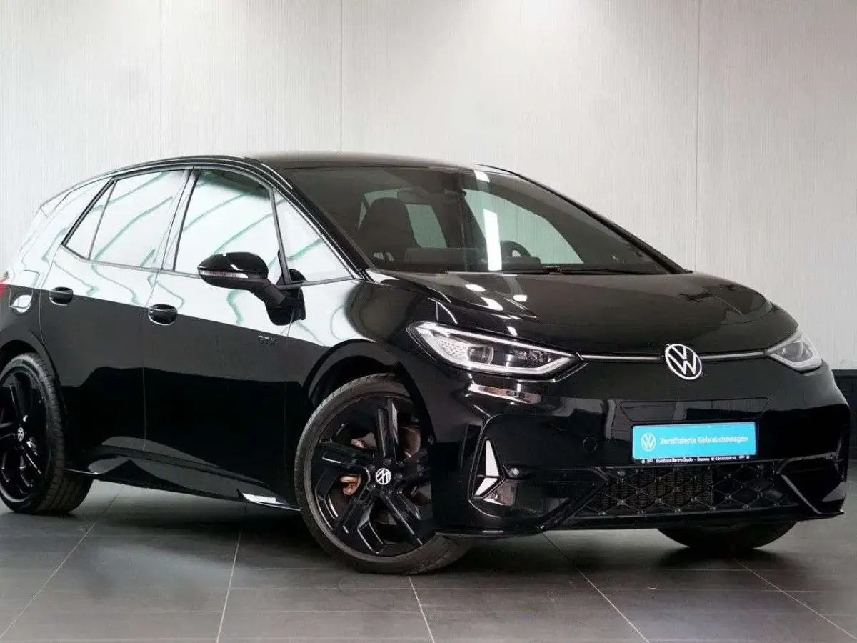 Gebraucht VW ID.3 GTX 210 kW (286 PS) 2025 Grenadillschwarz (metallic) Kleinwagen