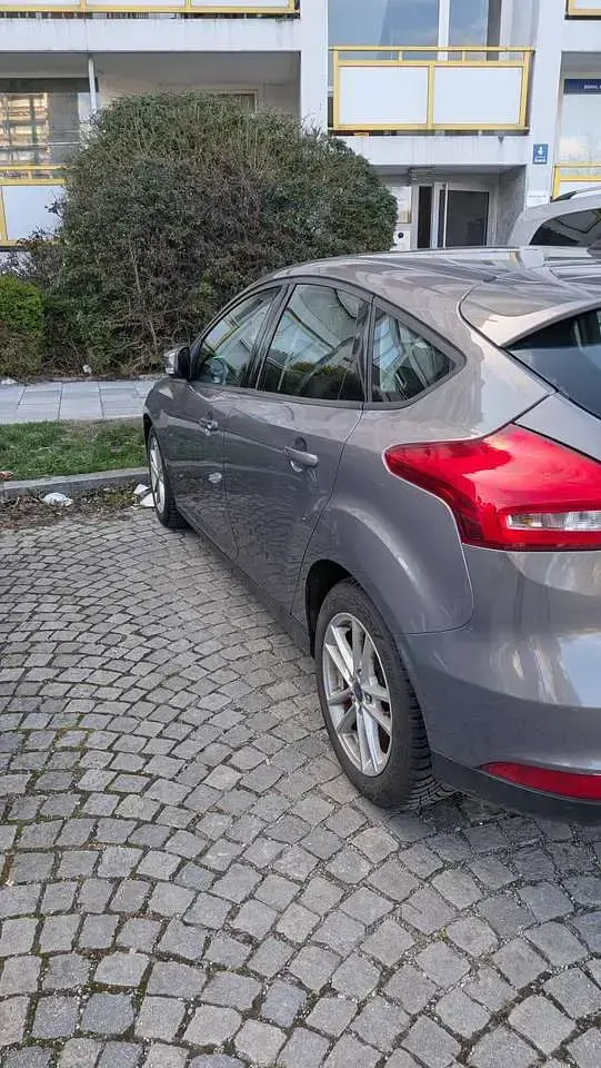 Gebraucht Ford Focus 125 PS (91 kW) 2016 Grau Limousine