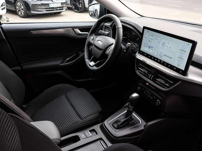 Neu Ford Focus Titanium 155 PS (114 kW) 2025 Blau Kombi