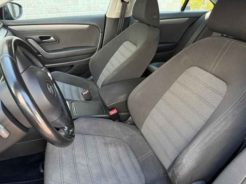 Gebraucht VW Passat 160 PS (117 kW) 2011 Schwarz Limousine