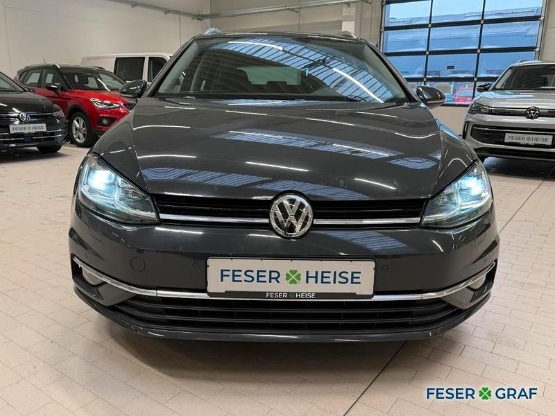 Gebraucht VW Golf VII Highline 150 PS (110 kW) 2020 Uranograu Kombi