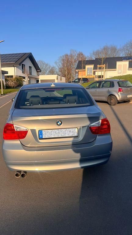 Gebraucht BMW 330 286 PS (210 kW) 2007 Grau Limousine