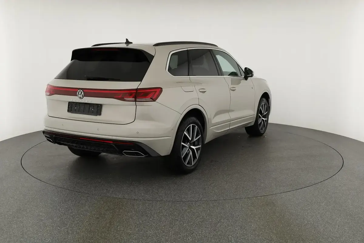 Gebraucht VW Touareg R-line 286 PS (210 kW) 2024 Sechura beige metallic SUV