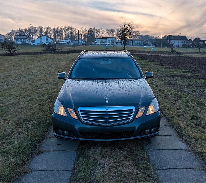 Gebraucht Mercedes E350 272 PS (200 kW) 2010 Grau Kombi