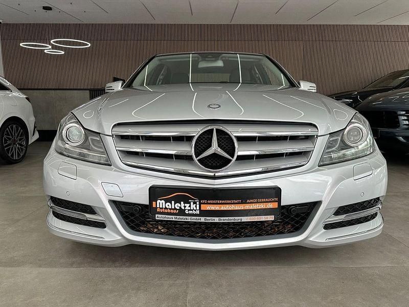 Gebraucht Mercedes C180 156 PS (114 kW) 2013 Silber Limousine