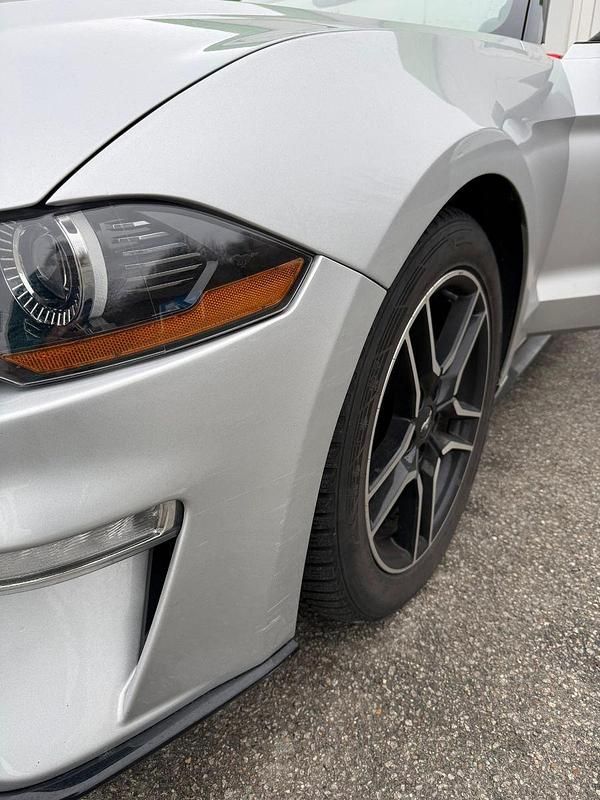 Second-hand Ford Mustang 317 CP (233 kW) 2017 Argintiu Cabrio