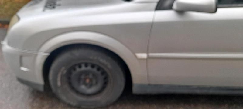 Silber Gebraucht 2005 Opel Vectra Limousine | 2.000 € - Bild 1/4