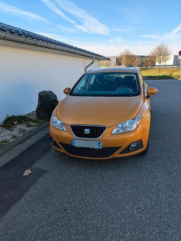 Orange Gebraucht 2010 Seat Ibiza ST Kombi | 3.800 € (Fairer Preis) - Bild 1/4