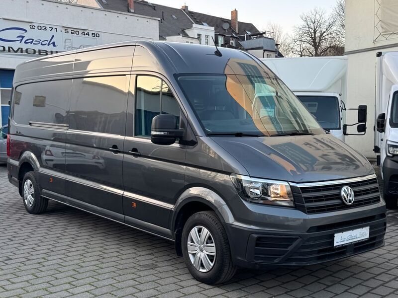 Grau Gebraucht 2019 VW Crafter Van | 23.885 € (Etwas zu teuer) - Bild 1/4