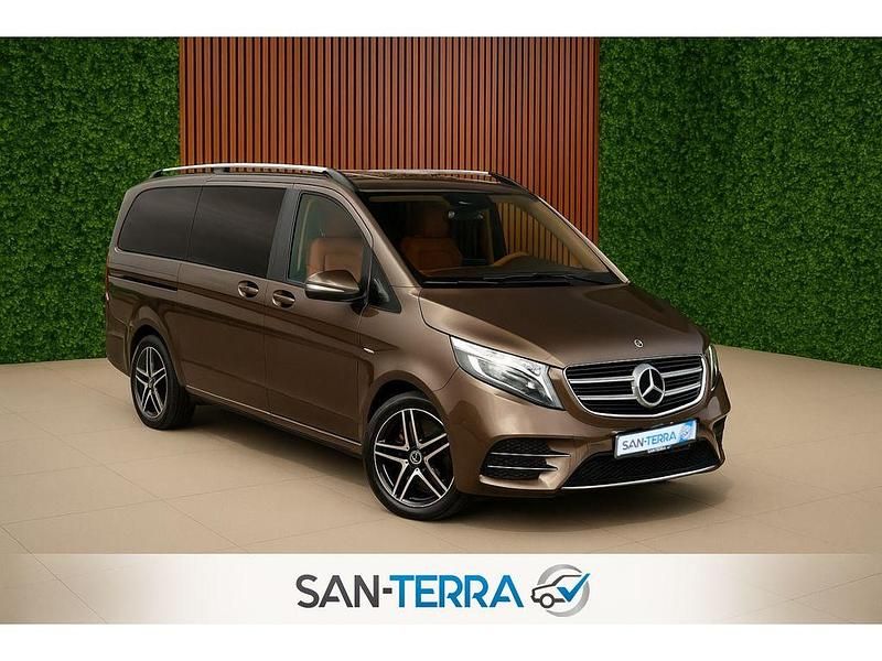 Braun Gebraucht 2017 Mercedes V250 Avantgarde Van / Kleinbus | 37.745 € (Fairer Preis) - Bild 1/4
