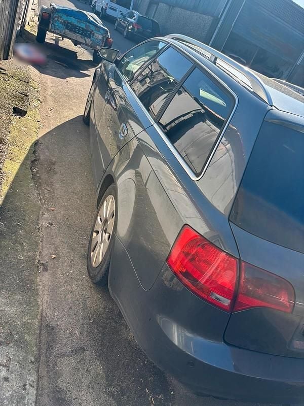 Gebraucht Audi A4 140 PS (102 kW) 2006 Grau Kombi