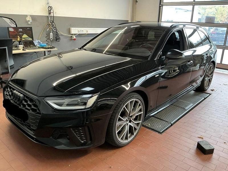 Gebraucht Audi A4 S-Line 204 PS (150 kW) 2022 Mythosschwarz Kombi